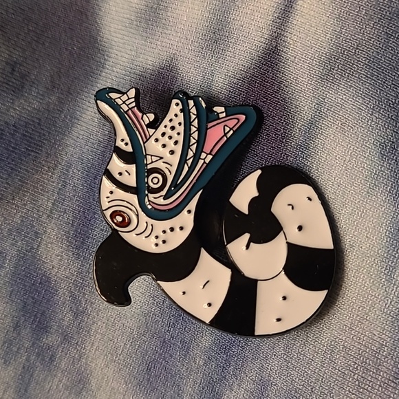 None Jewelry Cool Beetlejuice Evil Sandworm Black White Creature Movie Lapel Pin Poshmark